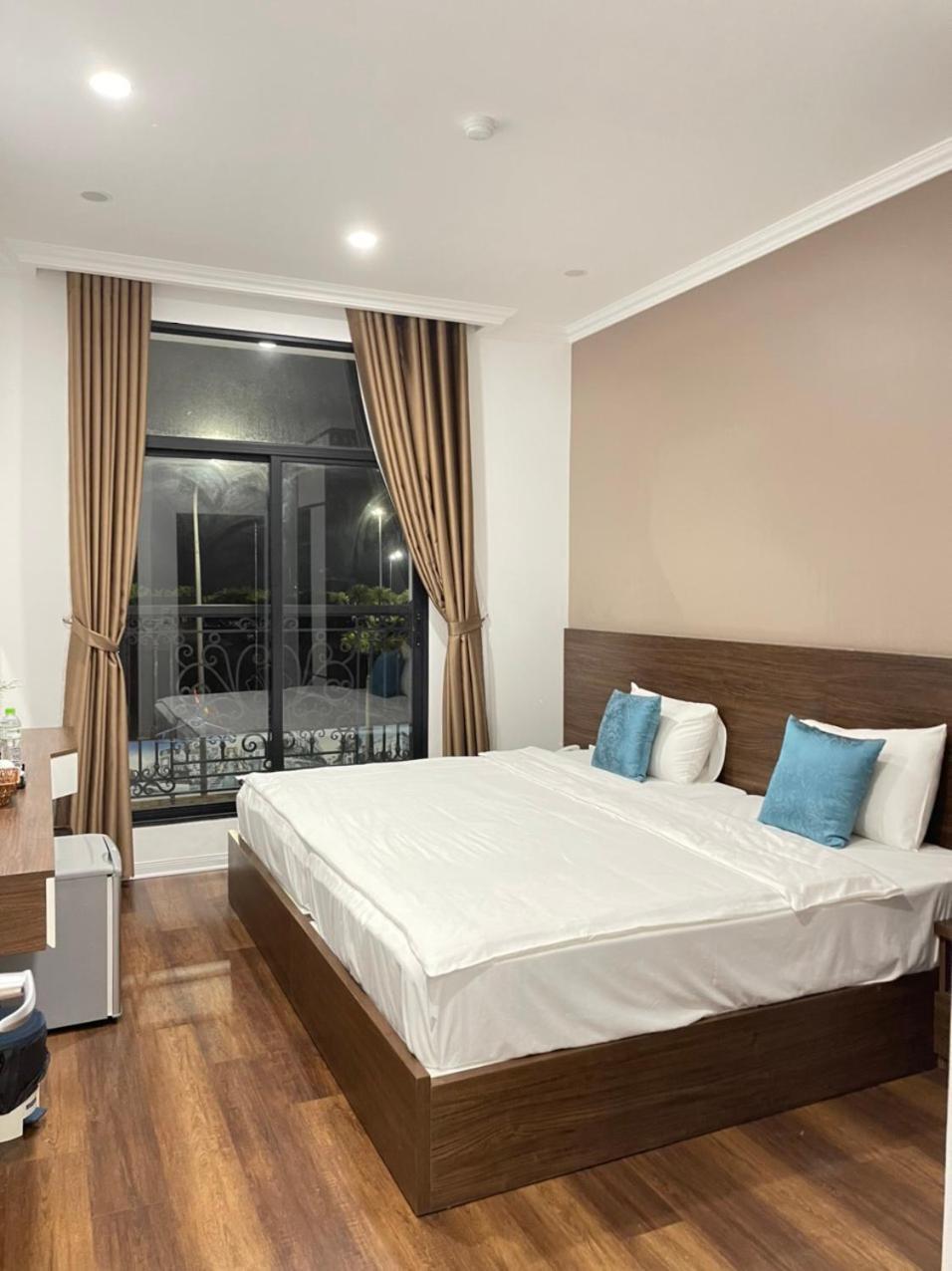 Minh Phong Hotel Ha Long Quarto foto